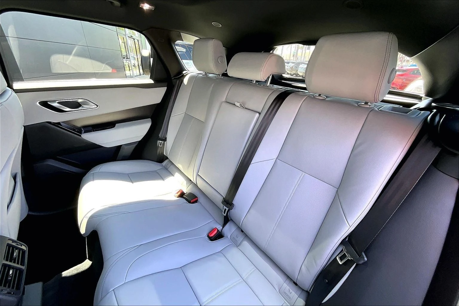 2026 Land Rover Range Rover Velar P250 Belgravia Edition (L560), 10/14