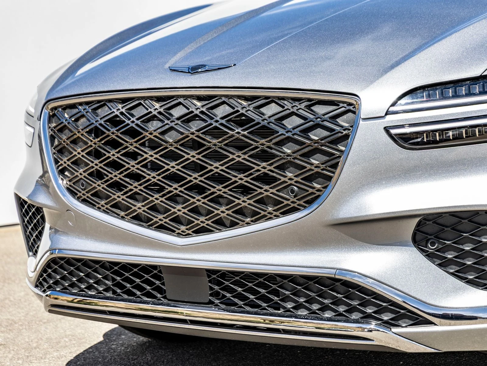 2027 Genesis GV70 2.5T Select (2024 Update), 3/20