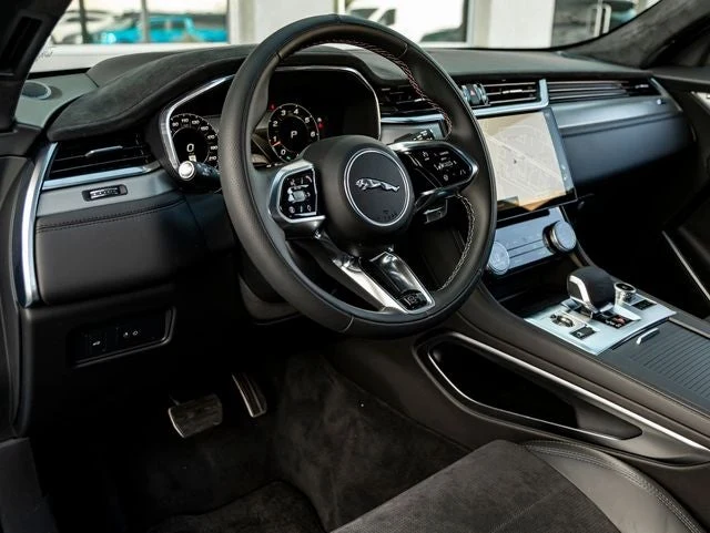 2026 Jaguar F-Pace SVR, 17/20