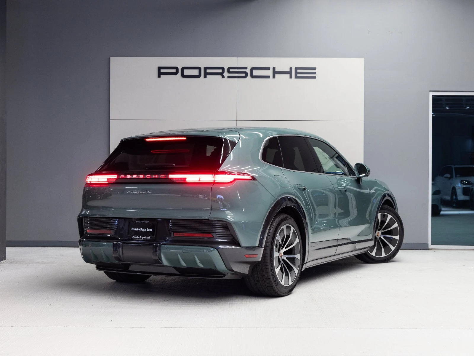 2026 Porsche Cayenne S Electric (E4), 7/20