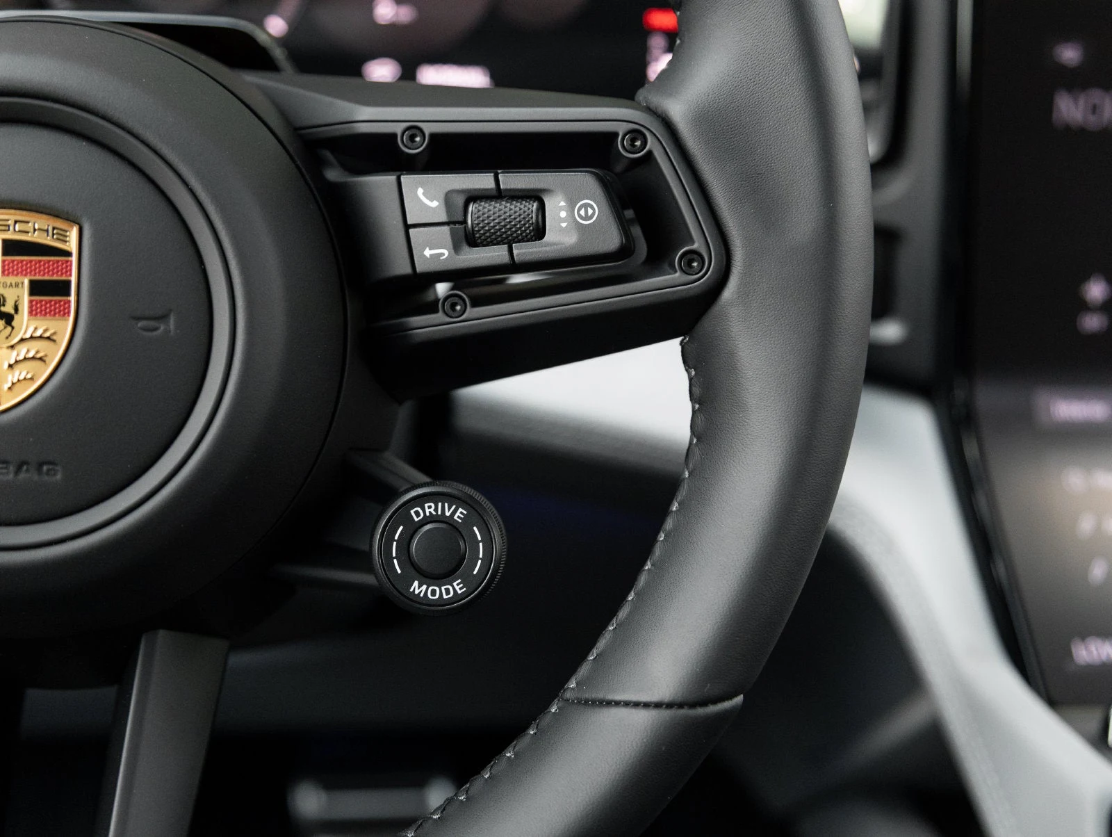 2026 Porsche Cayenne S Electric (E4), 16/20