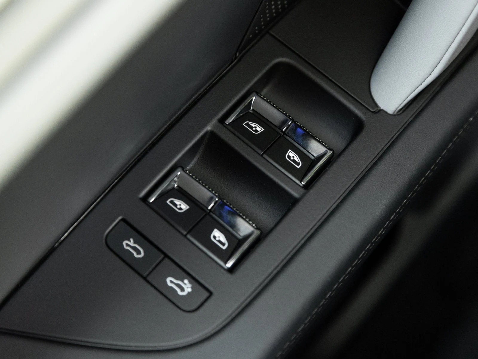2026 Porsche Cayenne S Electric (E4), 20/20