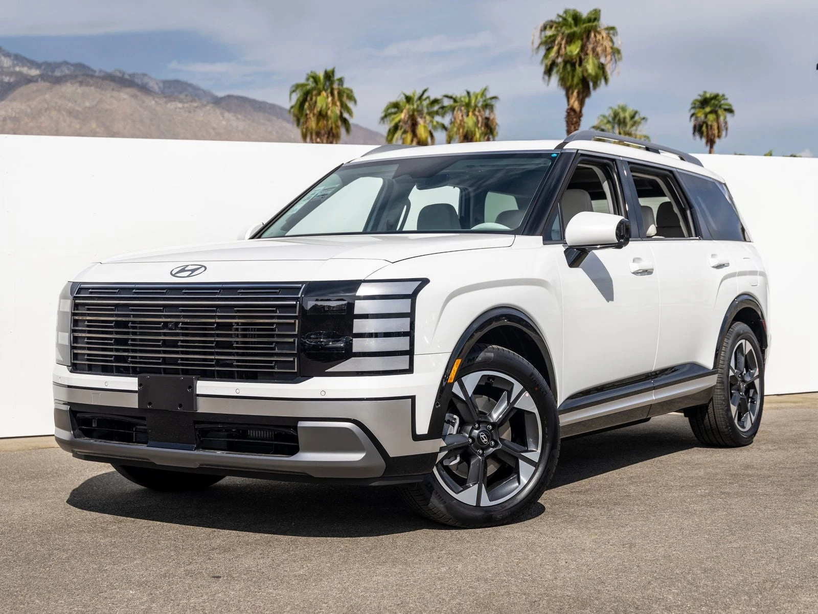 Hyundai Palisade Hybrid Limited (LX3) · Creamy White Pearl · Indigo Auto Group