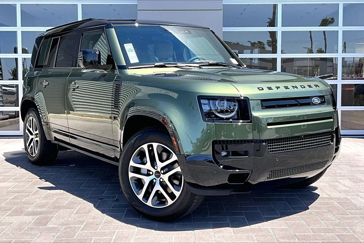 2026 Land Rover Defender 110 X-Dynamic SE (L663), 2/14