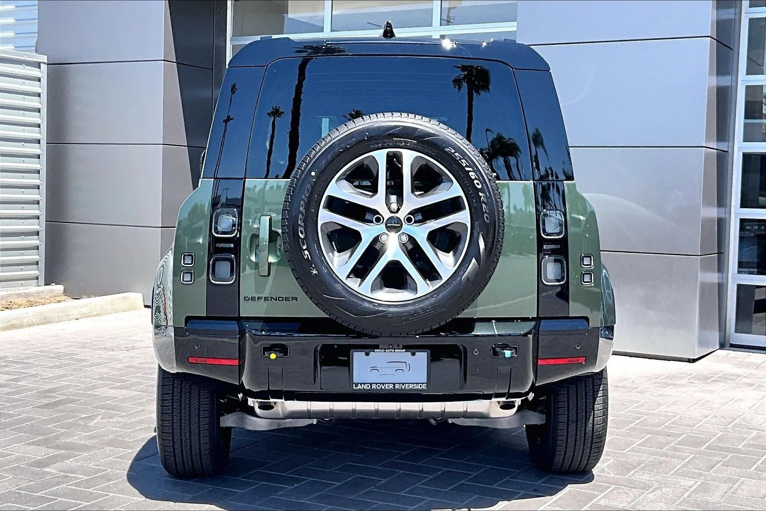 2026 Land Rover Defender 110 X-Dynamic SE (L663), 4/14