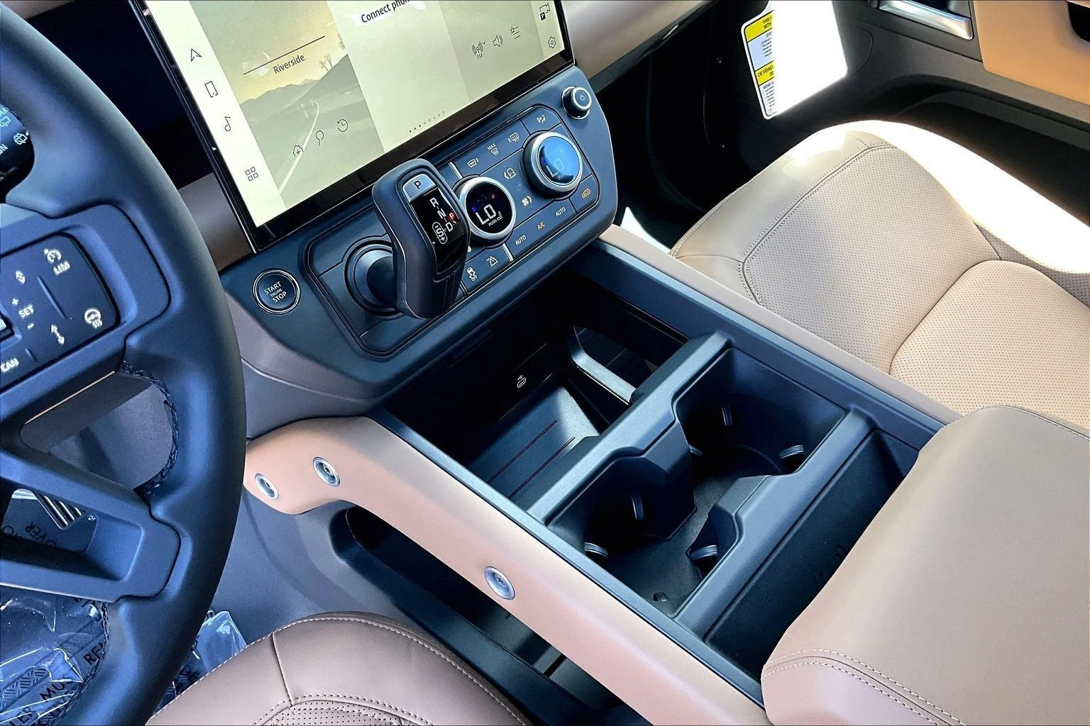 2026 Land Rover Defender 110 X-Dynamic SE (L663), 8/14