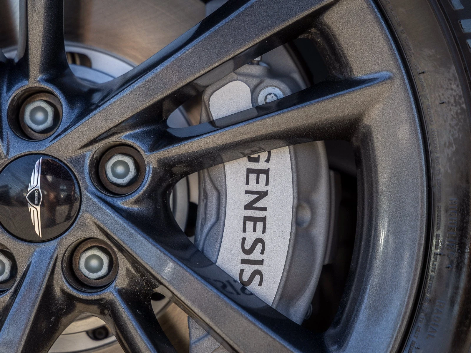 2027 Genesis GV70 2.5T Advanced (2024 Update), 6/20