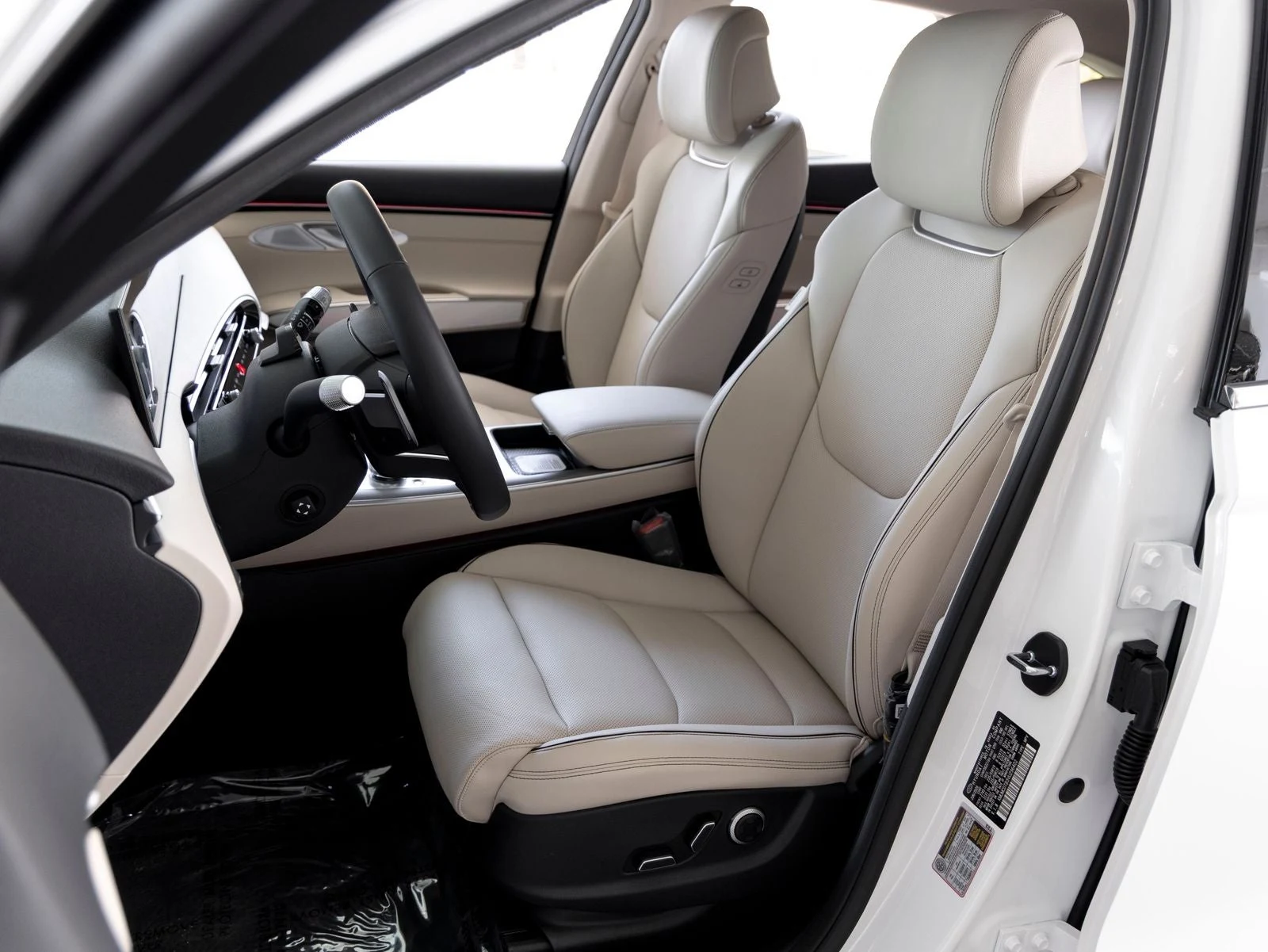 2027 Genesis GV70 2.5T Advanced (2024 Update), 10/20