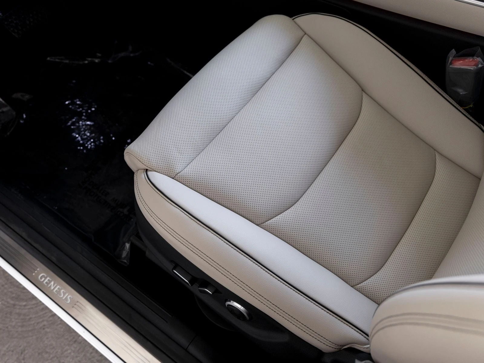 2027 Genesis GV70 2.5T Advanced (2024 Update), 12/20
