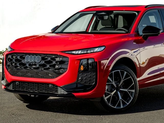 2026 Audi Q3 S line quattro (FJ), 2/20