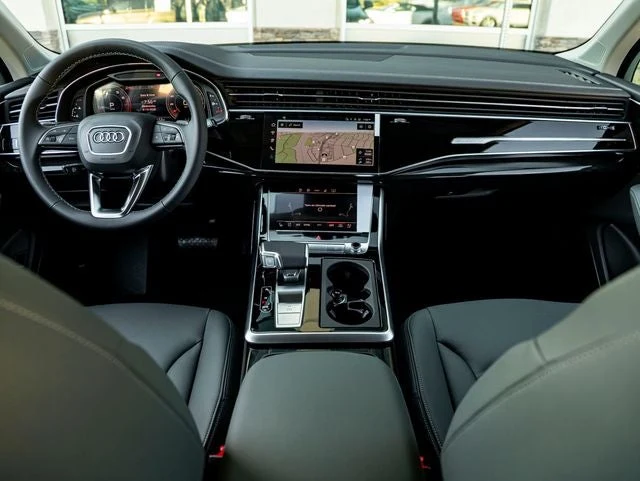 2026 Audi Q7 55 Premium S line quattro (4M), 19/20