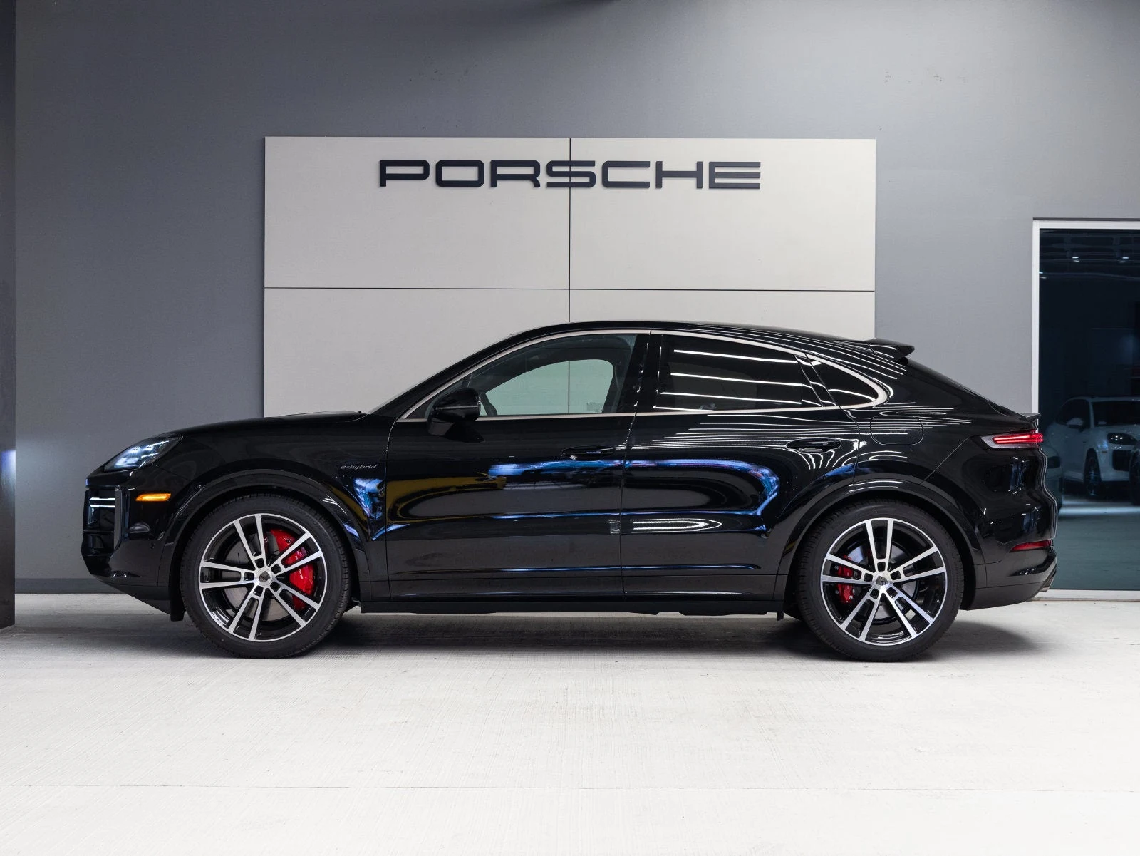 2026 Porsche Cayenne Turbo E-Hybrid Coupé (3rd Generation), 2/20