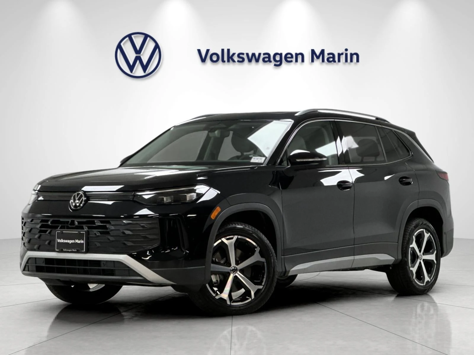 Volkswagen Tiguan SE (3rd Generation North America) · Deep Black Pearl · Indigo Auto Group