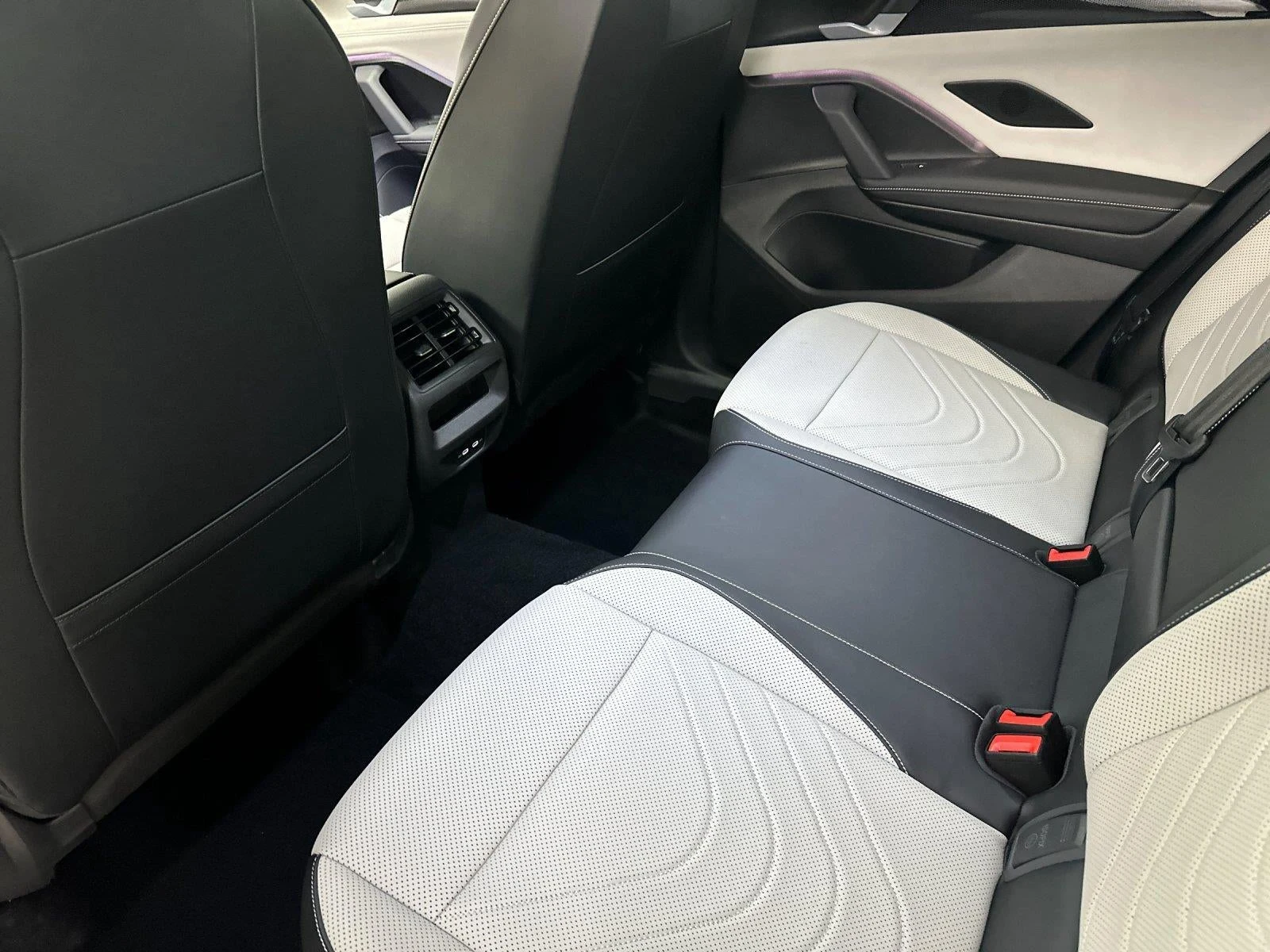 2026 Volkswagen Tiguan SE (3rd Generation North America), 11/20