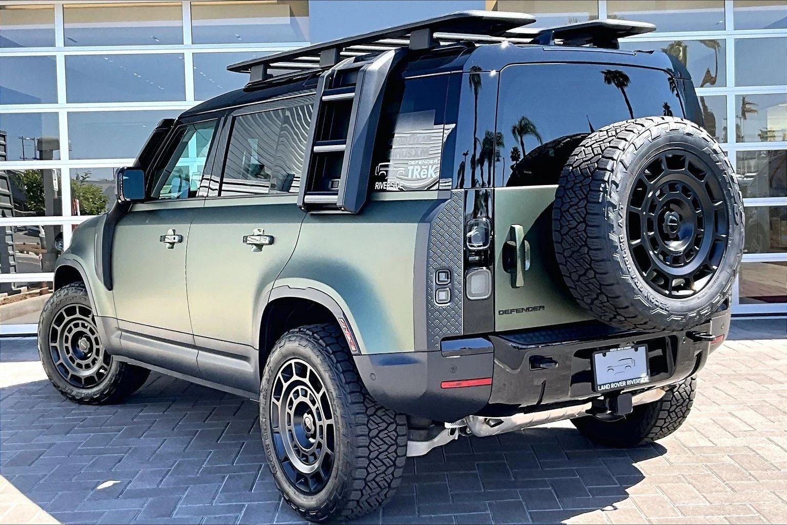 2026 Land Rover Defender 110 S TReK Edition (L663), 3/14