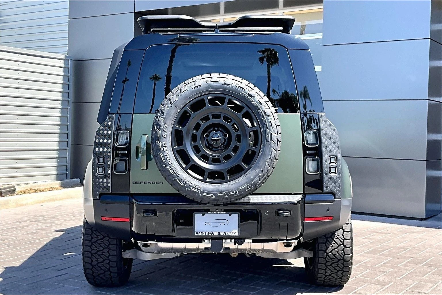 2026 Land Rover Defender 110 S TReK Edition (L663), 4/14