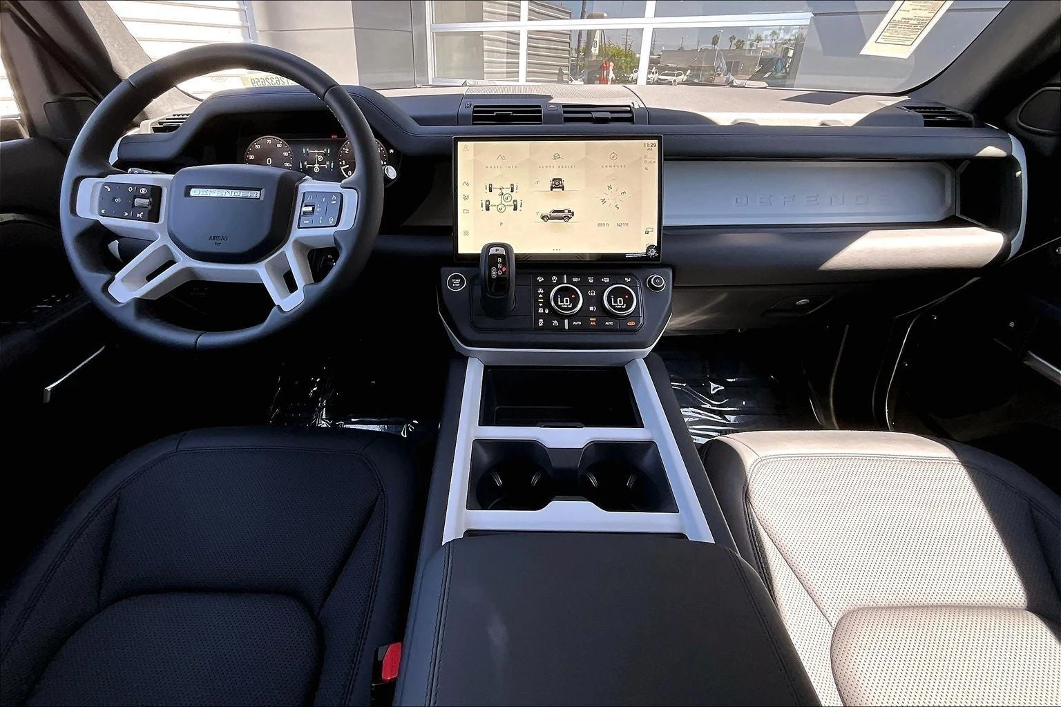 2026 Land Rover Defender 110 S TReK Edition (L663), 5/14