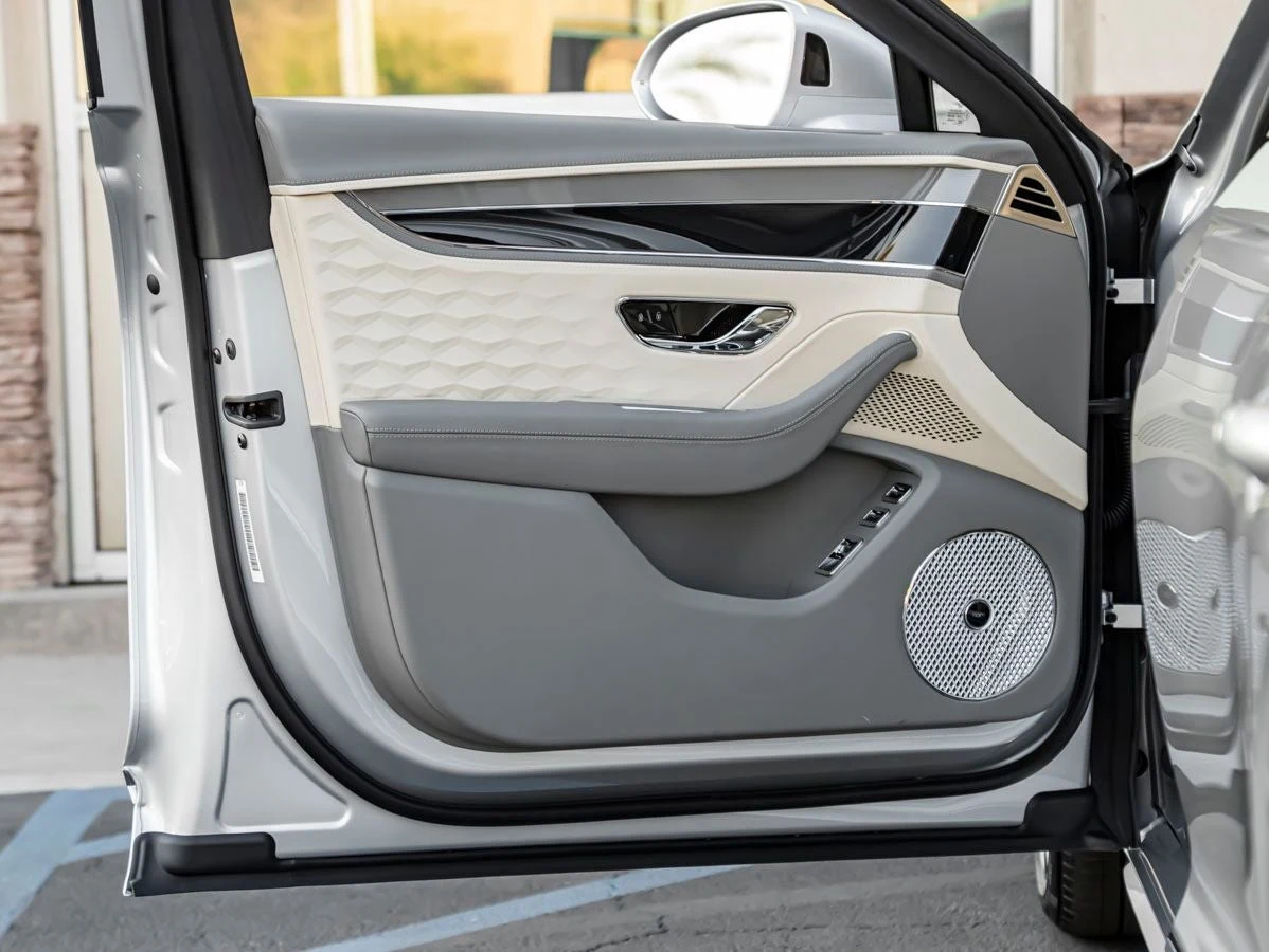 2026 Bentley Flying Spur V8 (4th Generation), 16/20