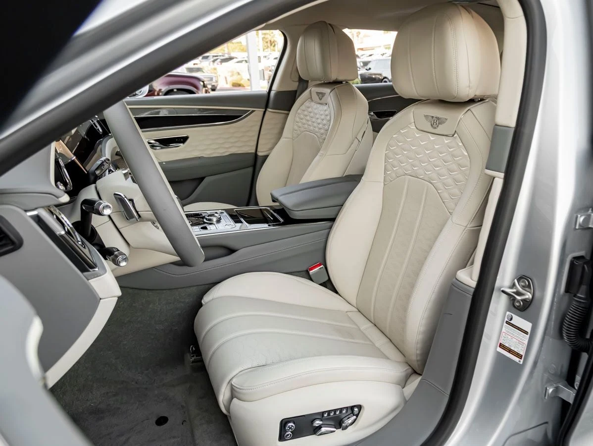 2026 Bentley Flying Spur V8 (4th Generation), 17/20