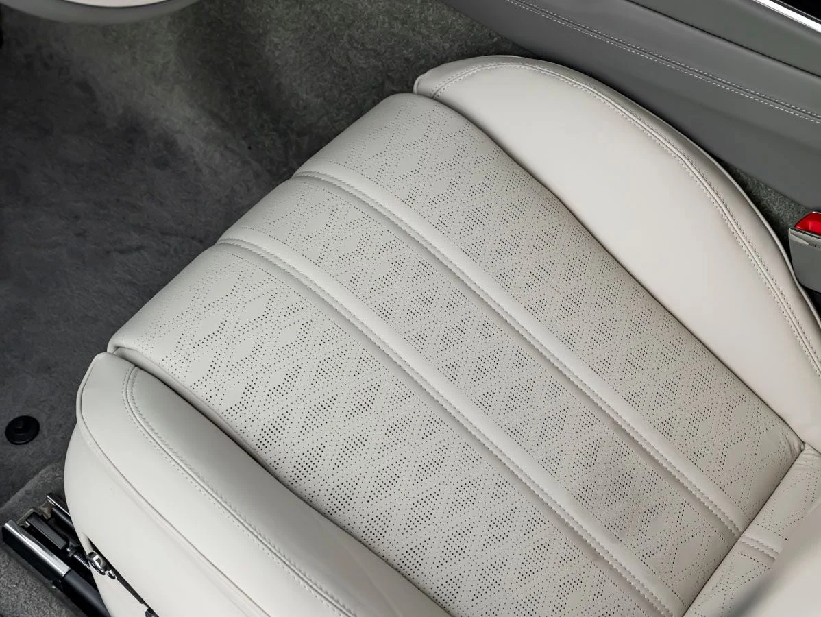 2026 Bentley Flying Spur V8 (4th Generation), 18/20