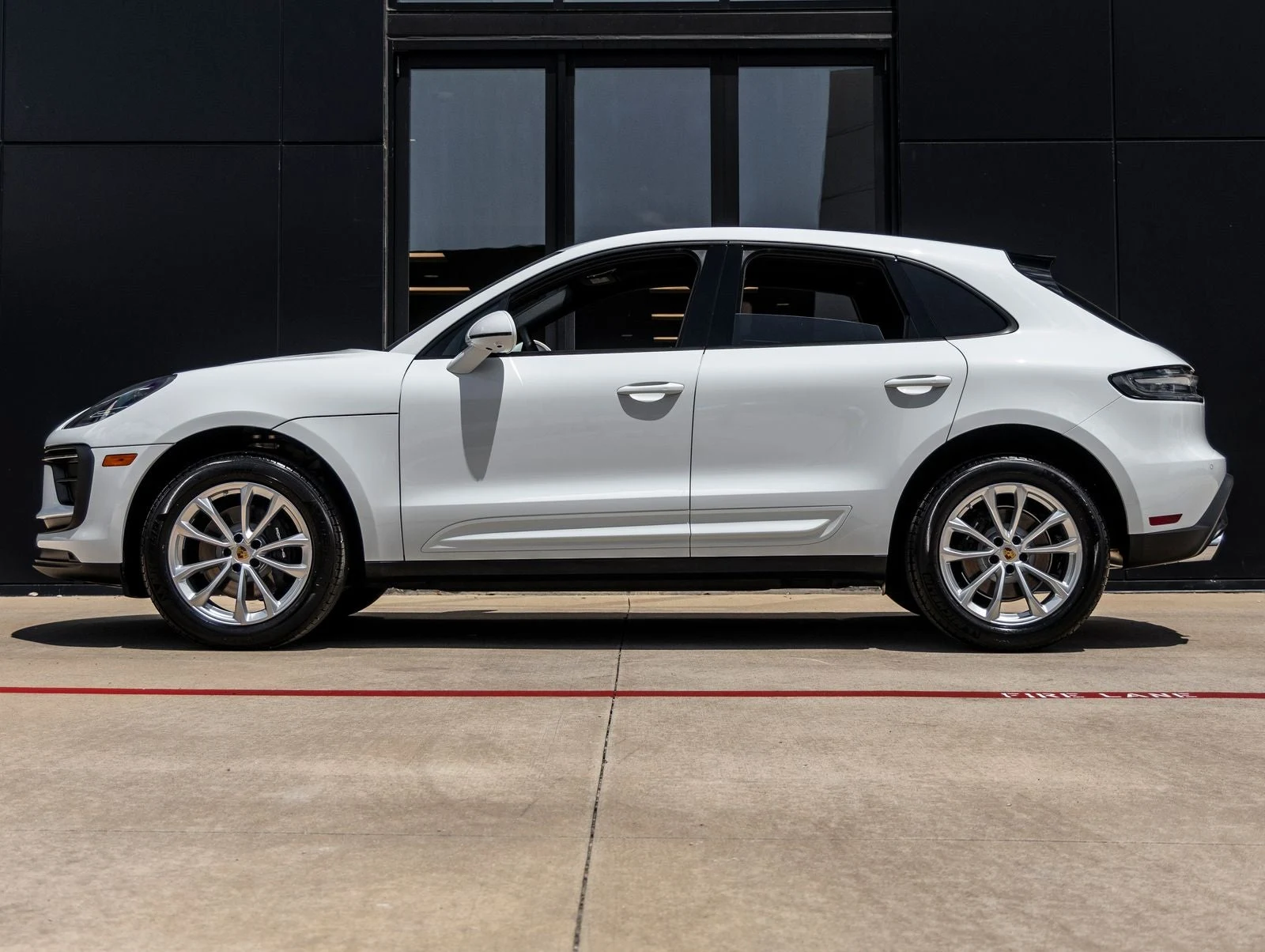 2026 Porsche Macan (95B), 2/20