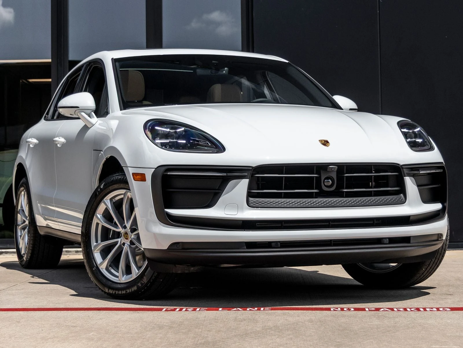 2026 Porsche Macan (95B), 6/20