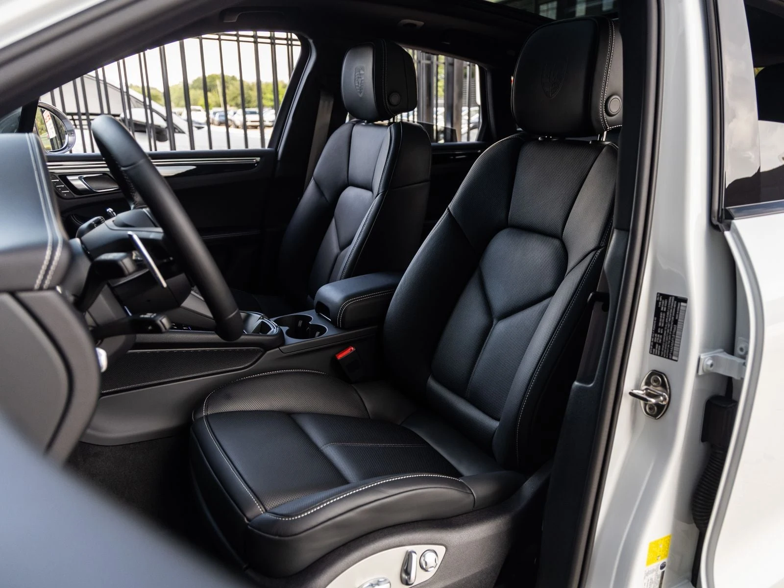 2026 Porsche Macan T (95B), 5/20
