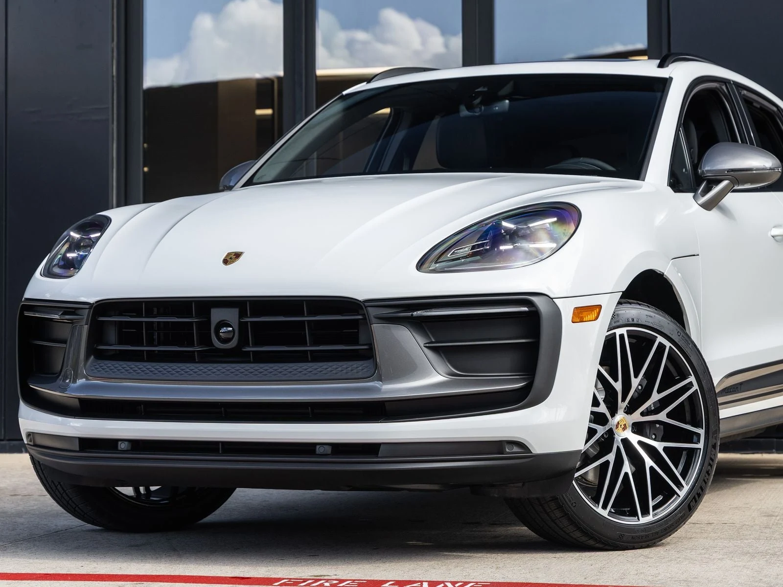 2026 Porsche Macan T (95B), 7/20