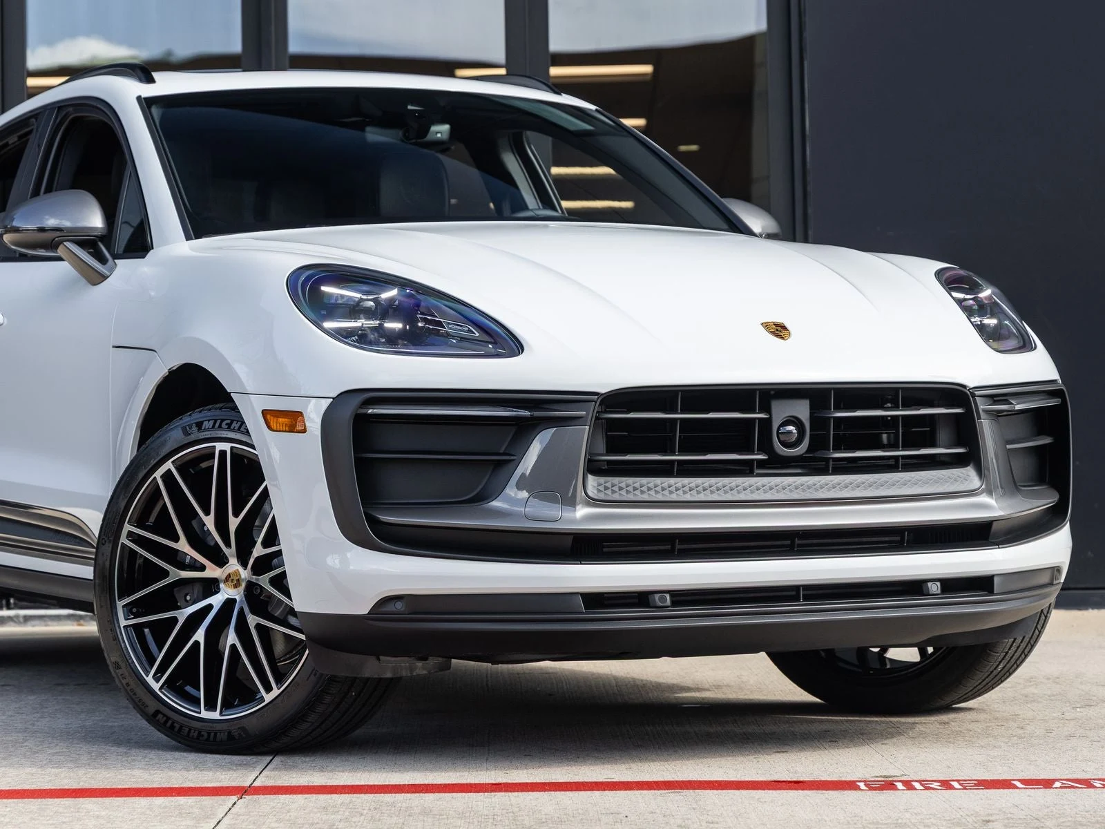 2026 Porsche Macan T (95B), 9/20