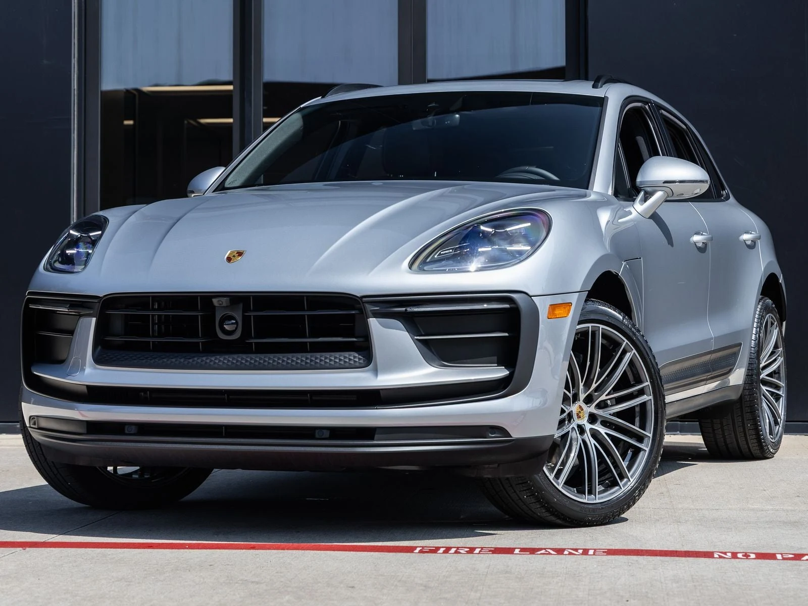 Porsche Macan (95B) · Dolomite Silver Metallic · Indigo Auto Group
