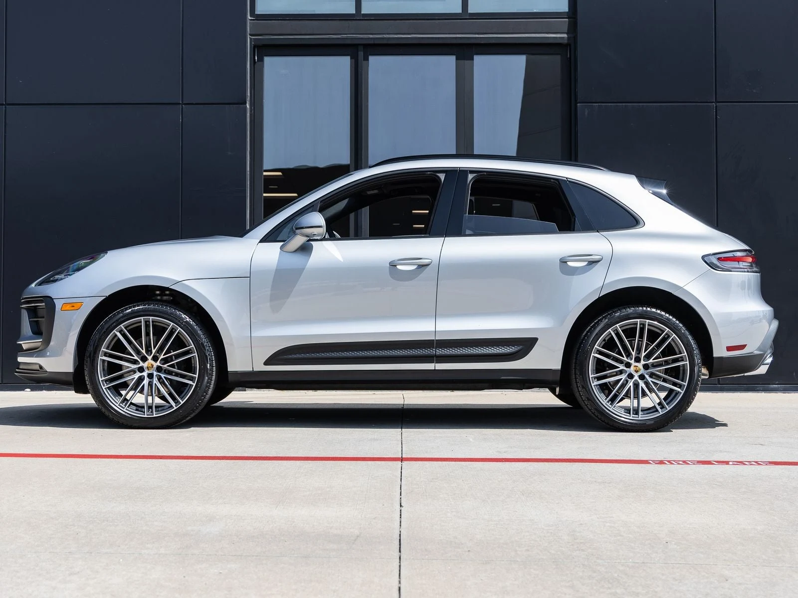 2026 Porsche Macan (95B), 2/20