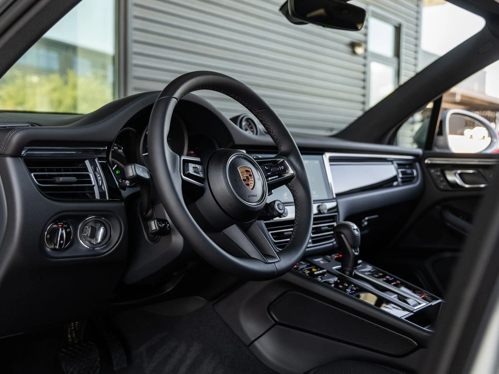 2026 Porsche Macan (95B), 4/20