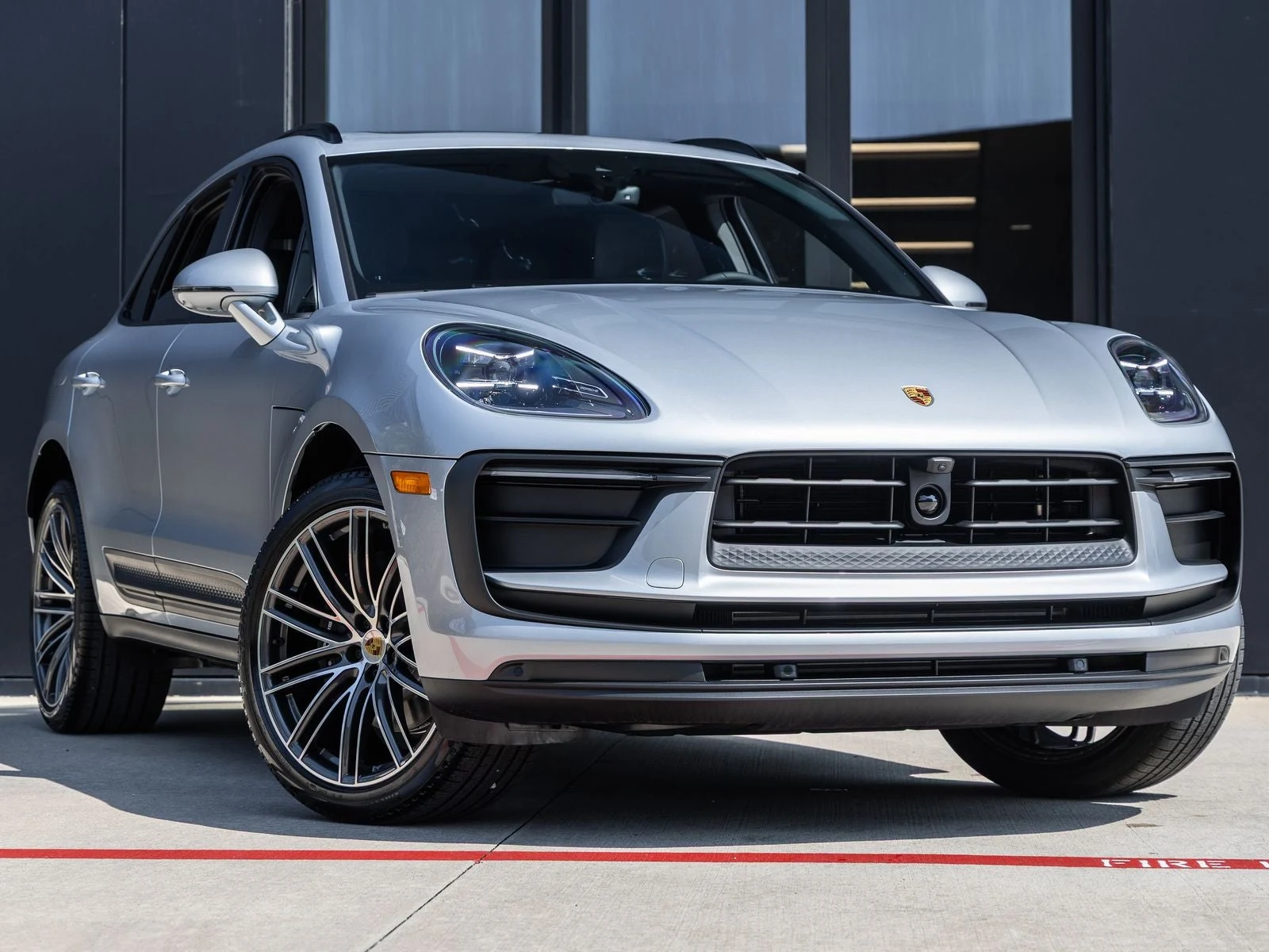 2026 Porsche Macan (95B), 6/20