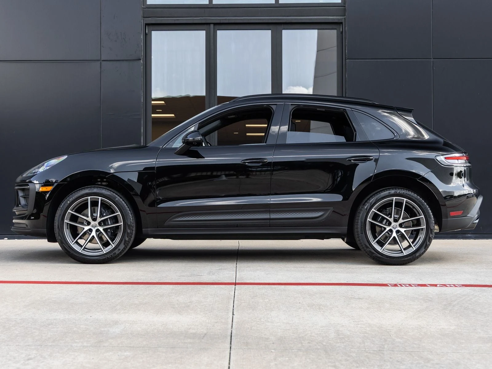 2026 Porsche Macan (95B), 2/20
