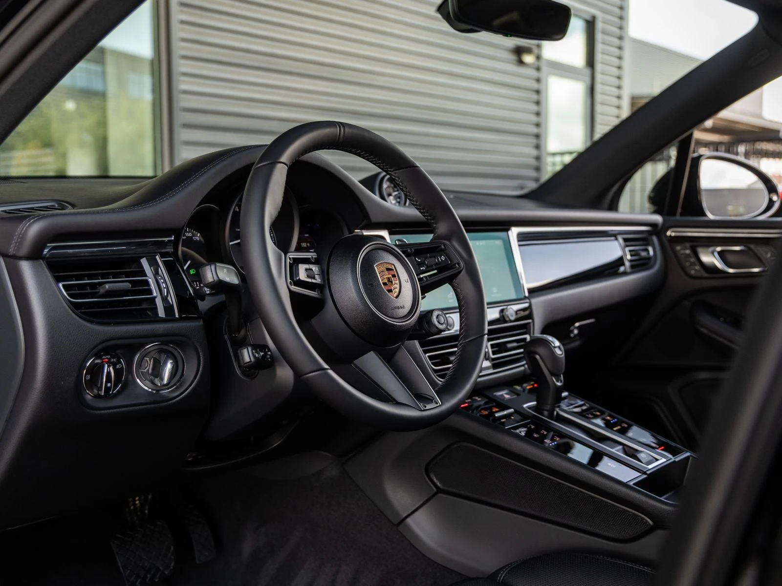 2026 Porsche Macan (95B), 4/20