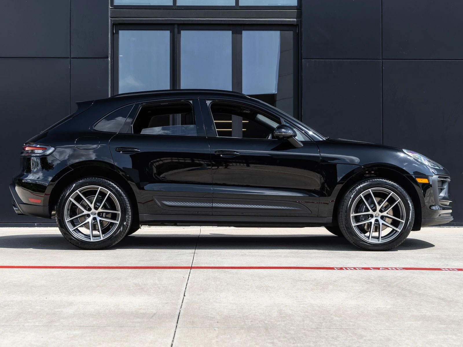 2026 Porsche Macan (95B), 12/20