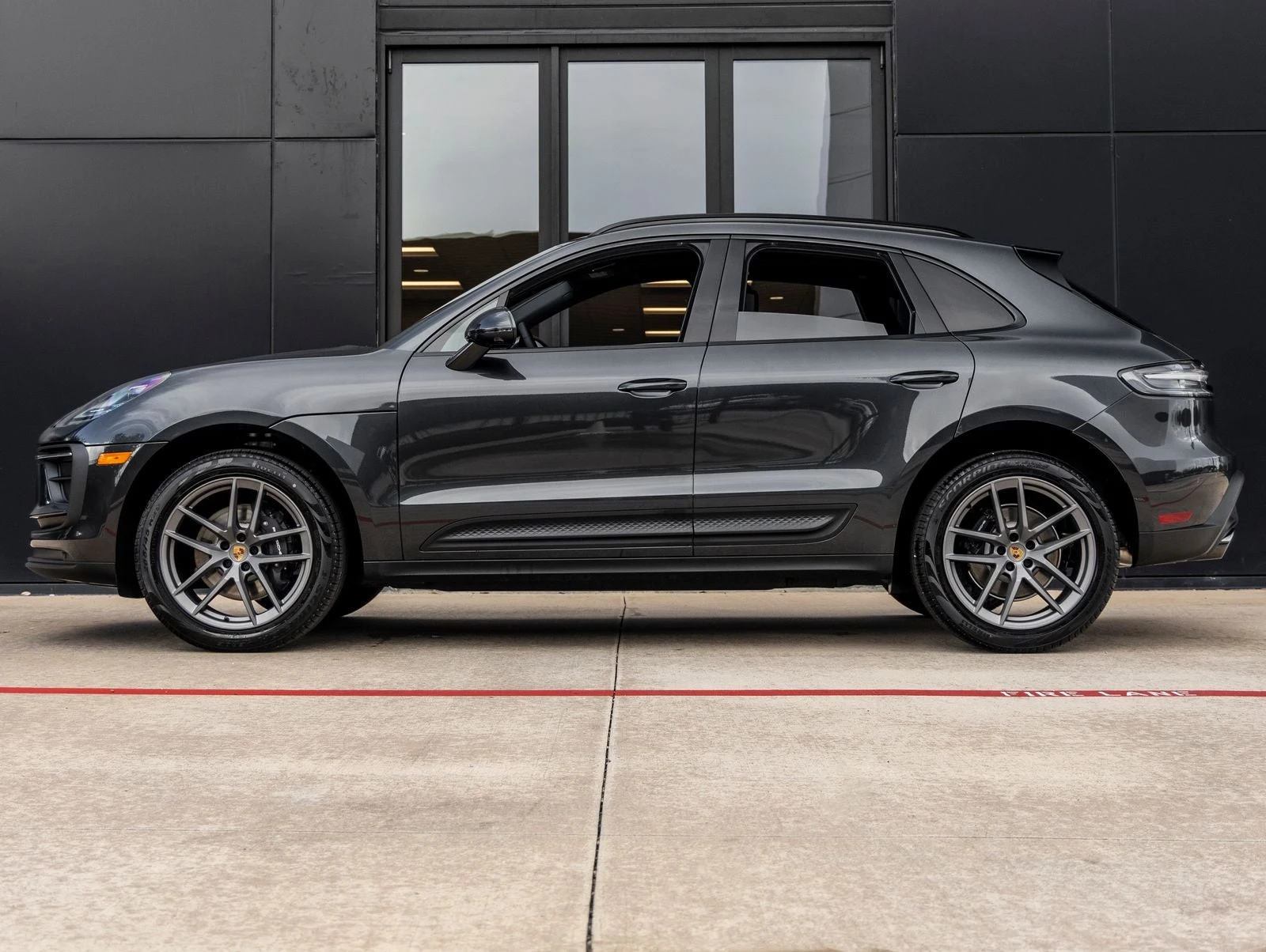 2026 Porsche Macan (95B), 2/20