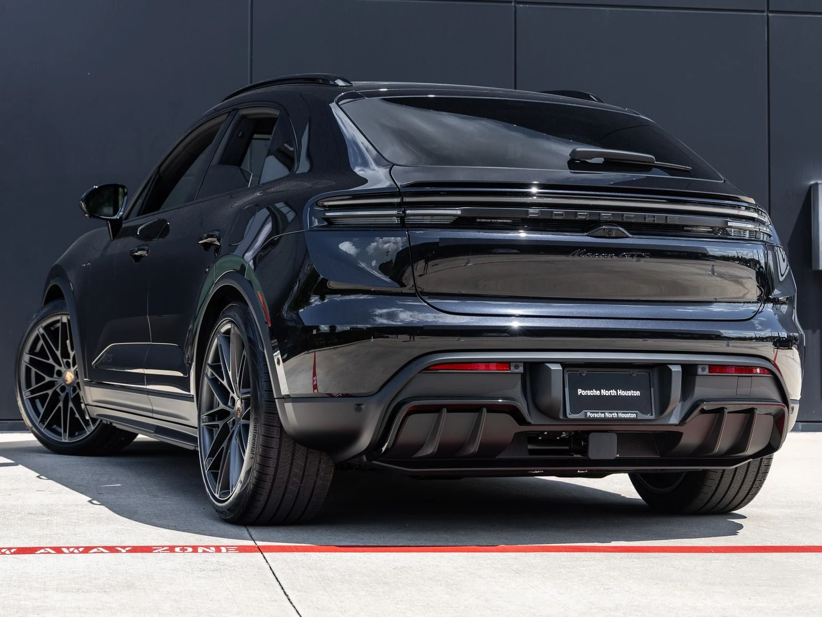2026 Porsche Macan GTS Electric (XAB), 3/20