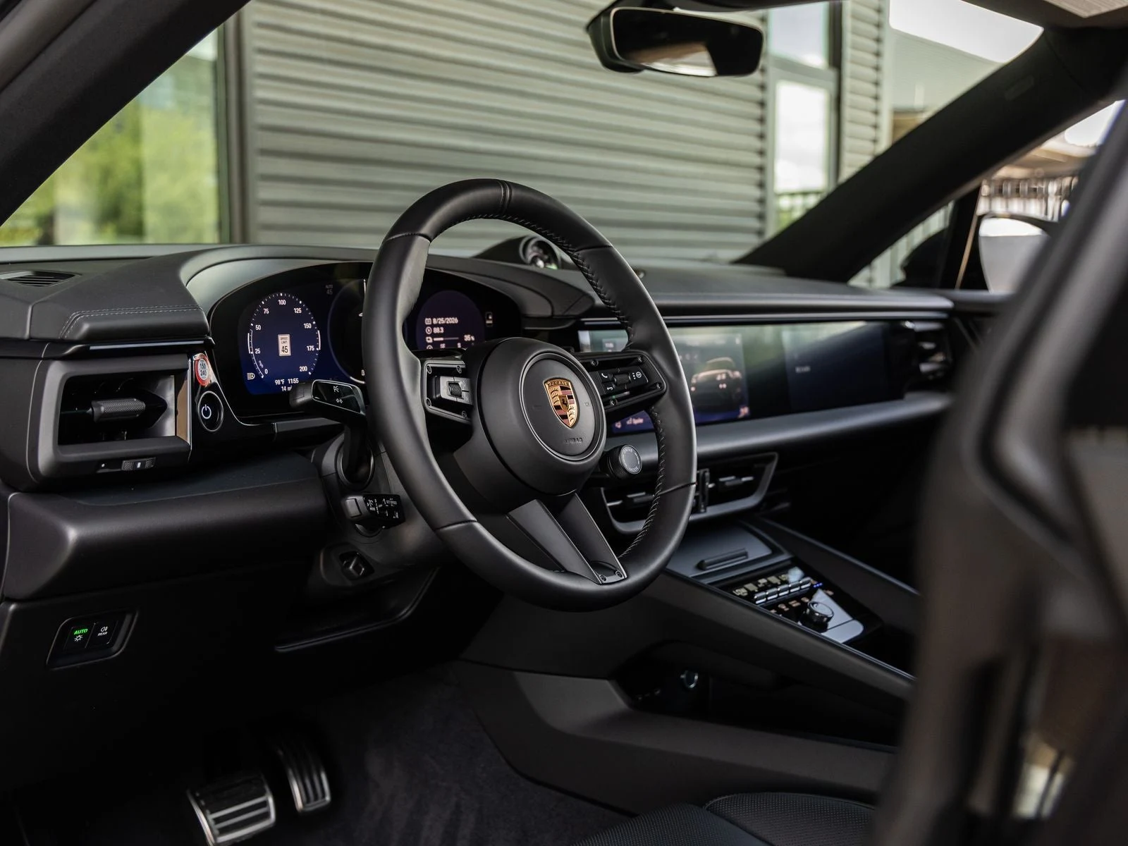 2026 Porsche Macan GTS Electric (XAB), 4/20