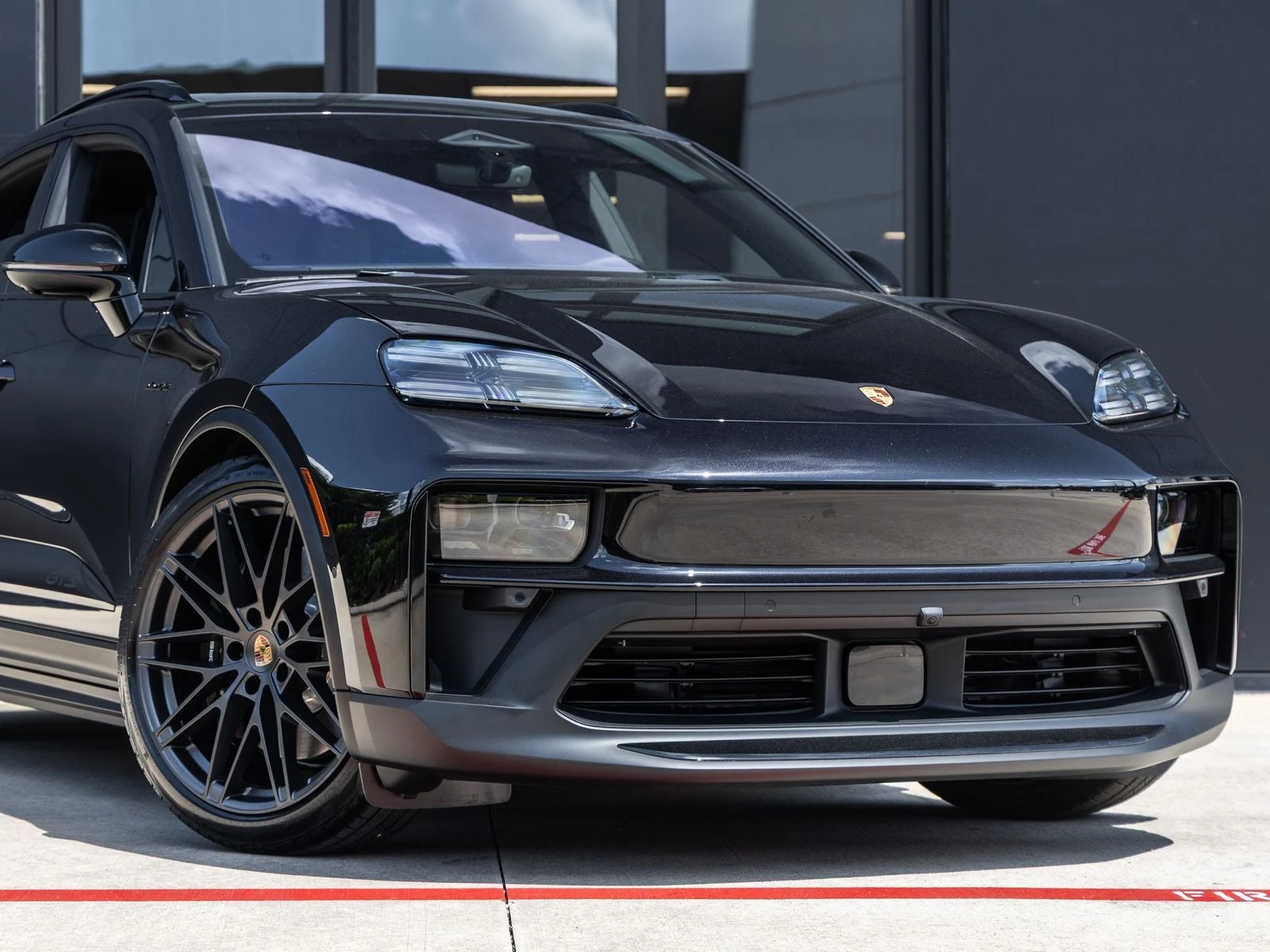 2026 Porsche Macan GTS Electric (XAB), 9/20