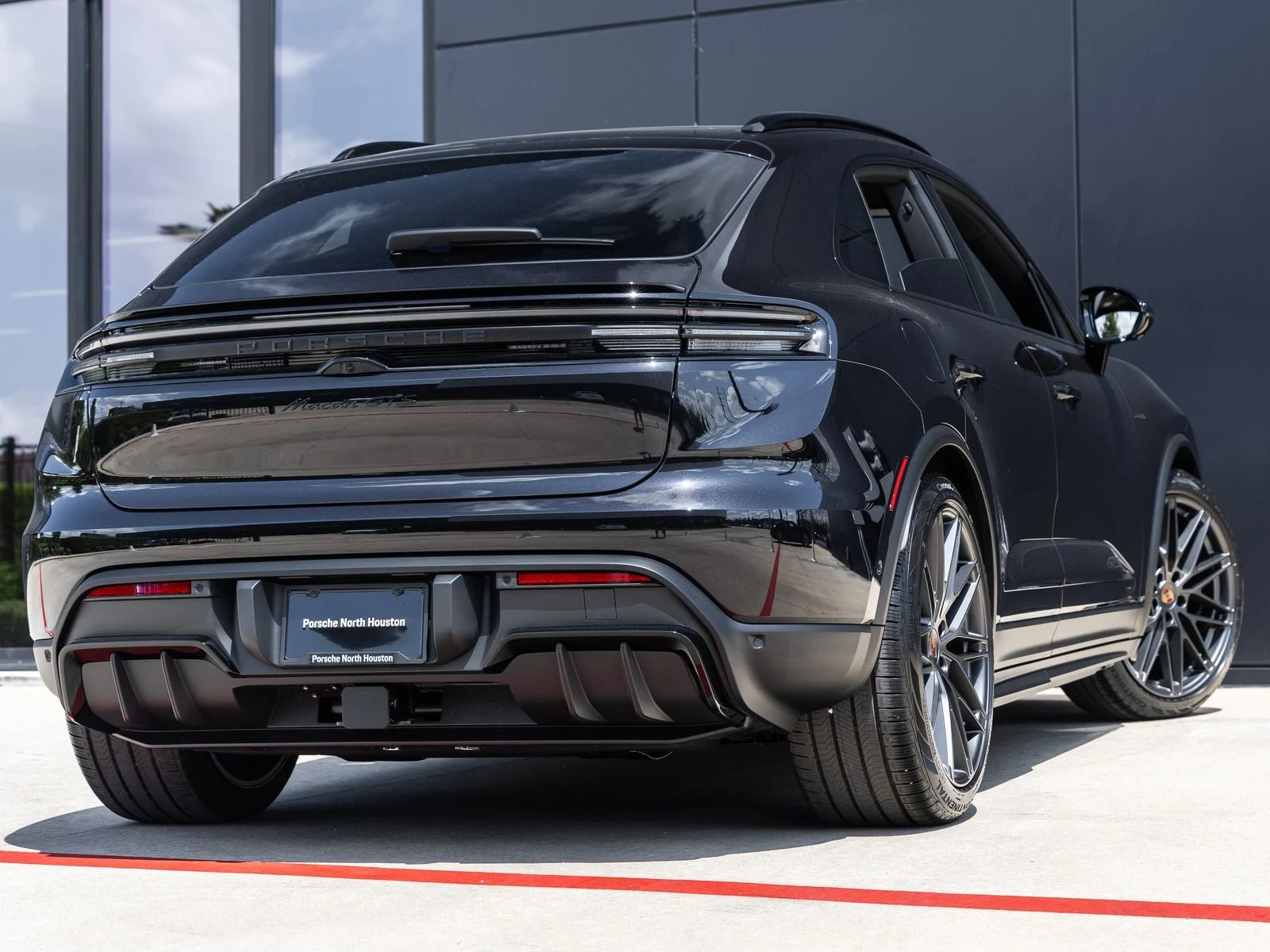 2026 Porsche Macan GTS Electric (XAB), 11/20