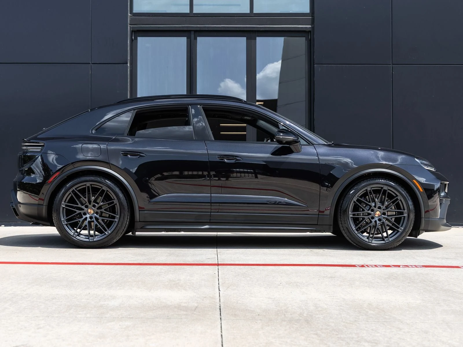 2026 Porsche Macan GTS Electric (XAB), 12/20