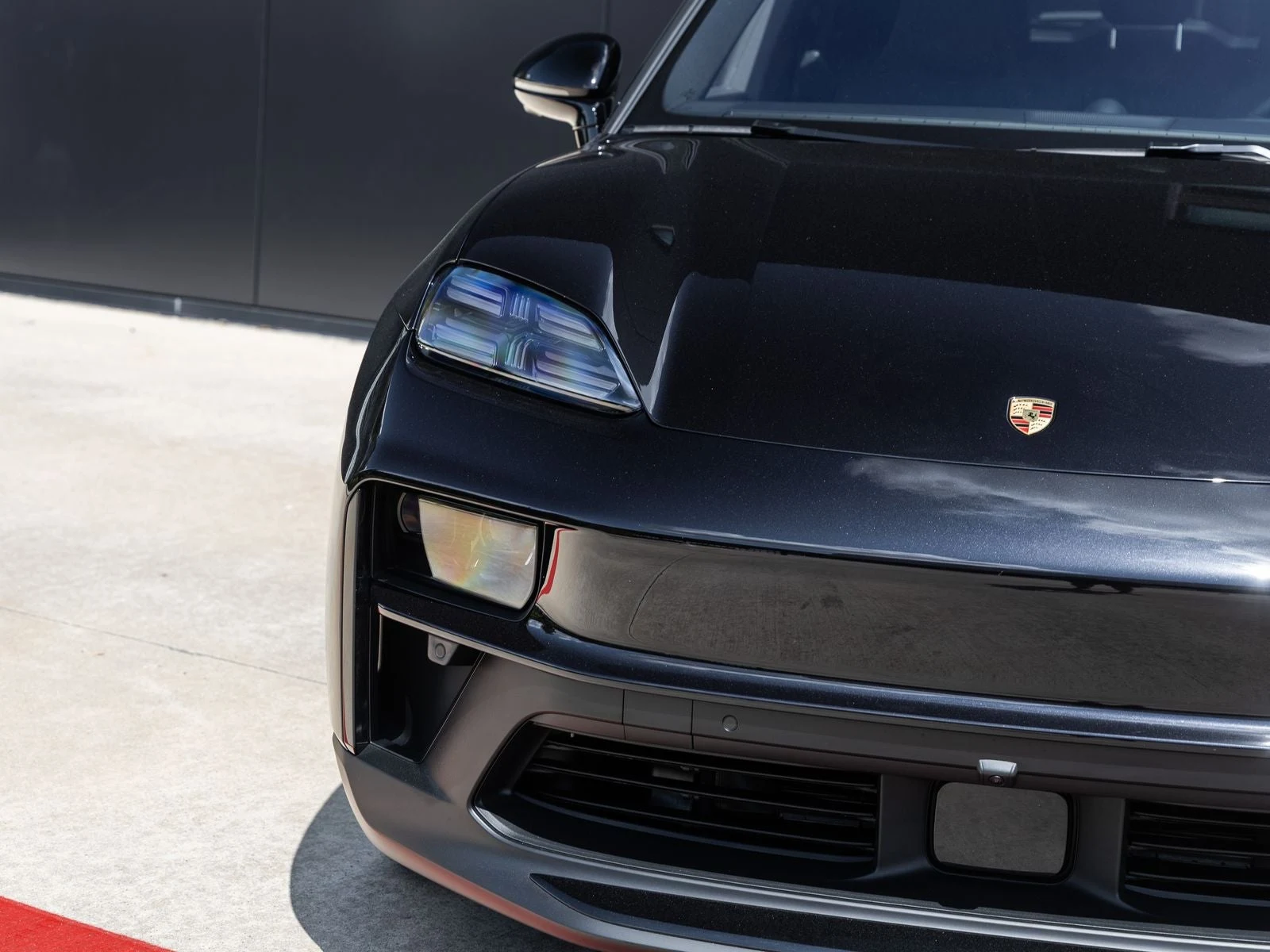 2026 Porsche Macan GTS Electric (XAB), 19/20