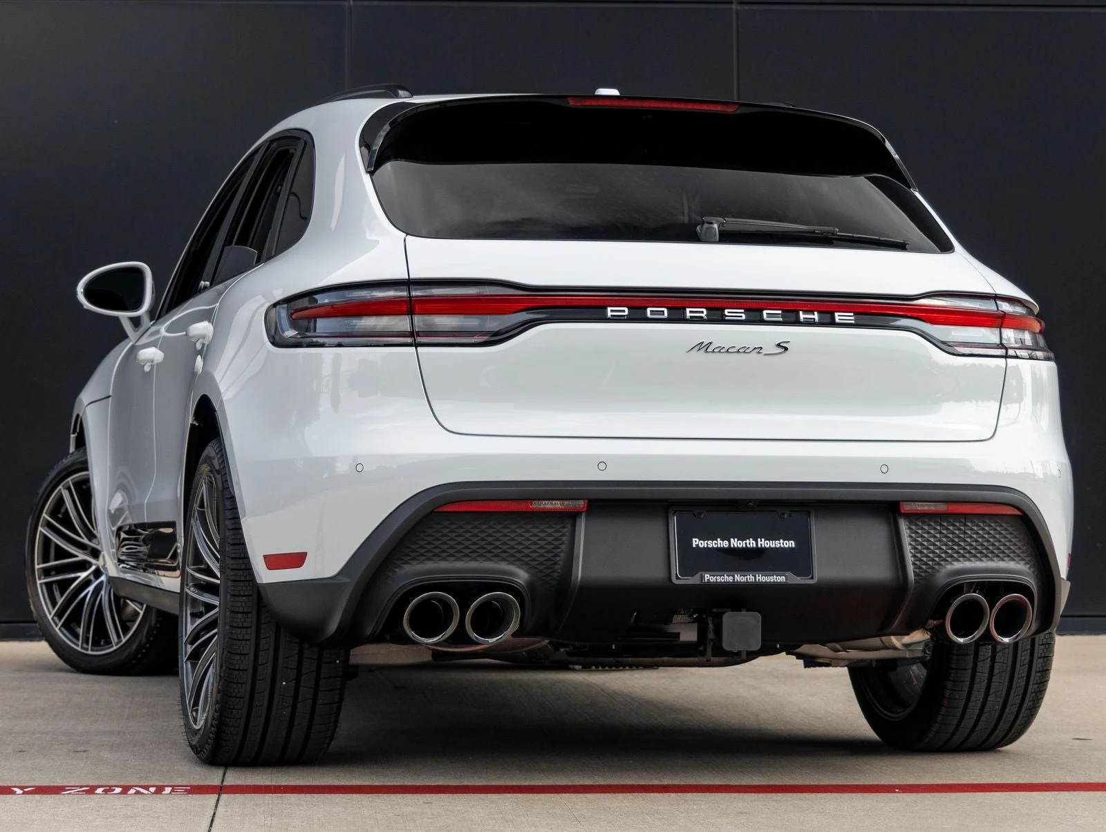 2026 Porsche Macan S (95B), 3/20