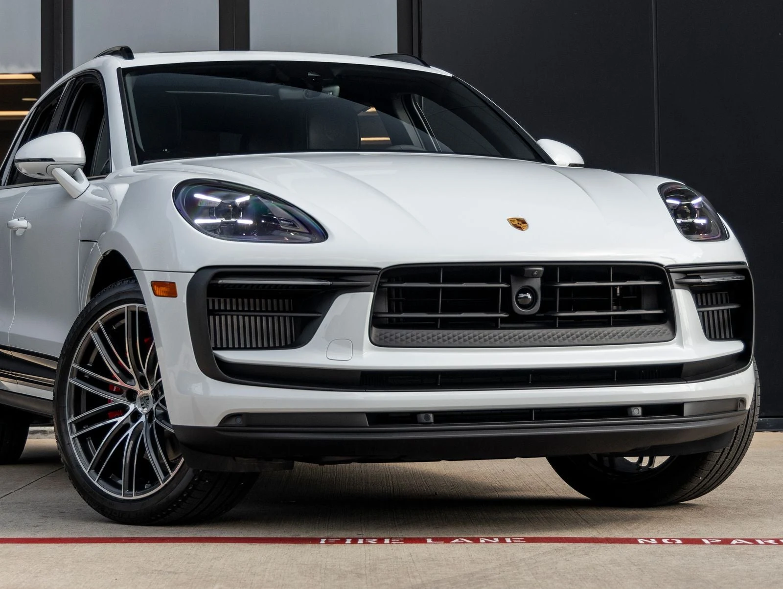 2026 Porsche Macan S (95B), 9/20