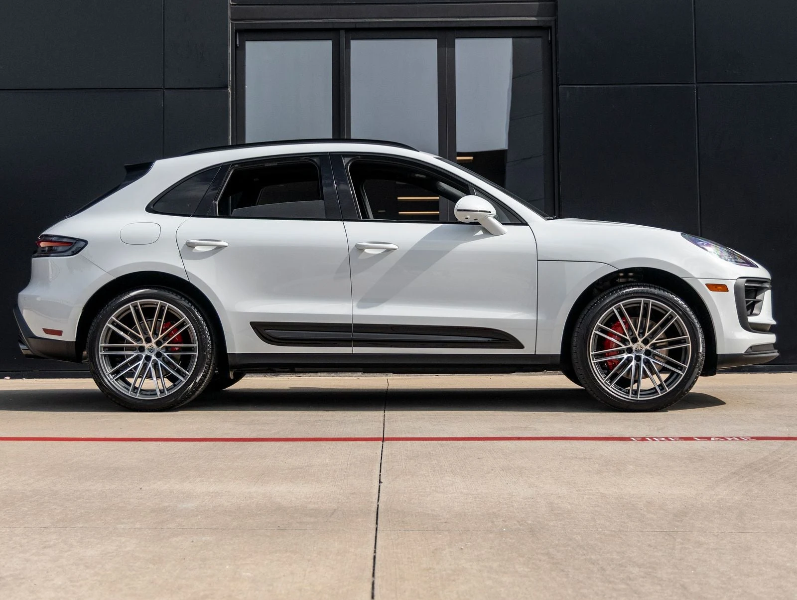 2026 Porsche Macan S (95B), 12/20