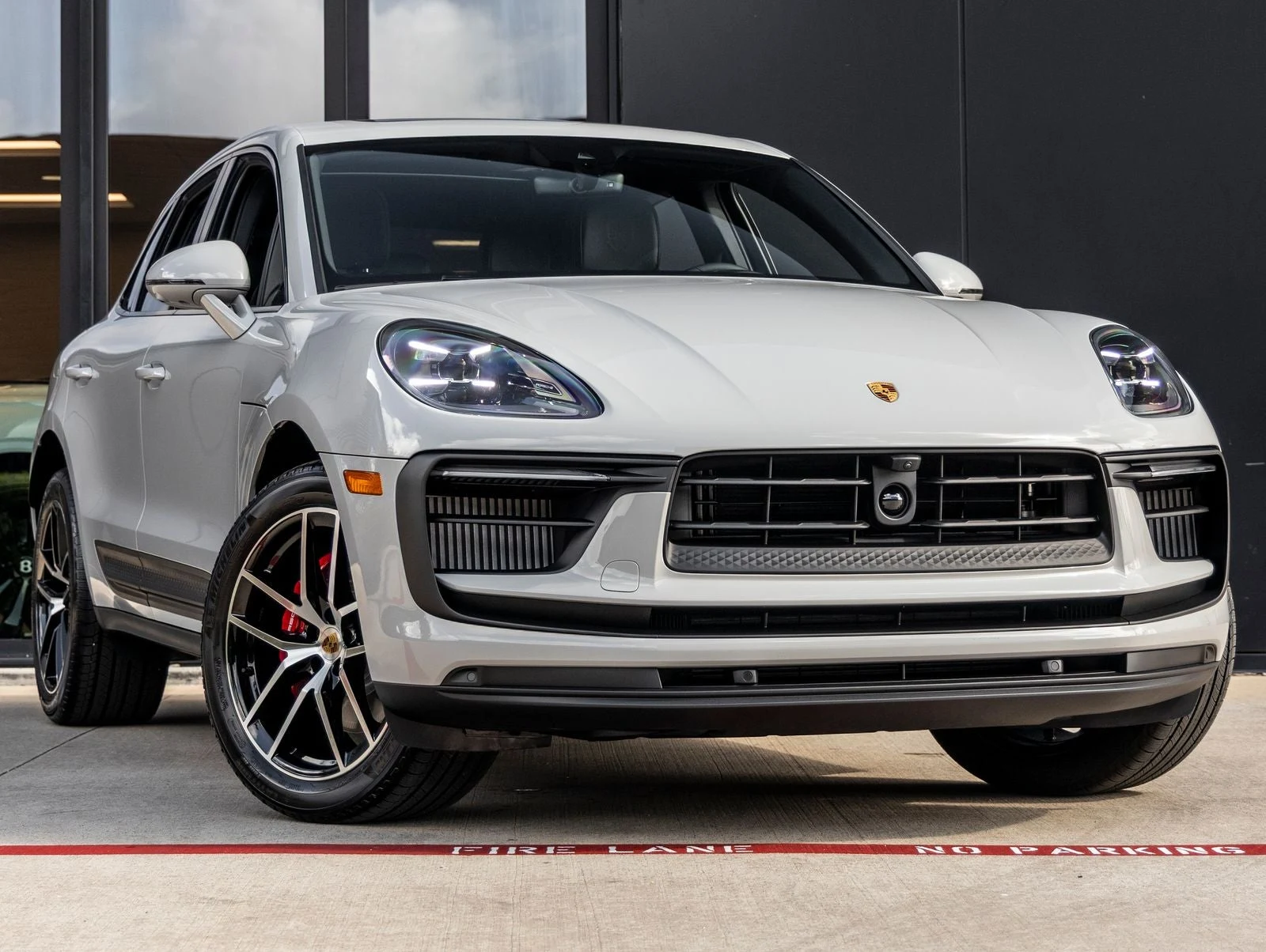 2026 Porsche Macan S (95B), 6/20