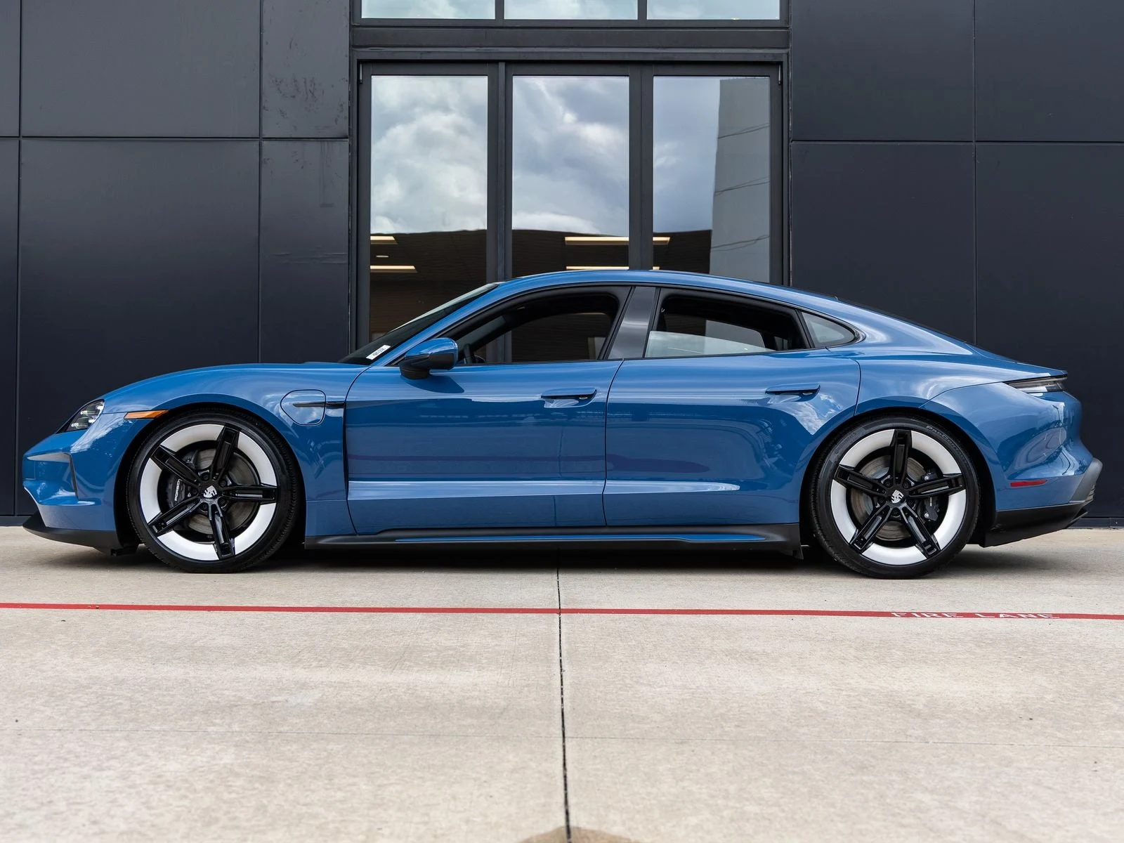 2026 Porsche Taycan 4 Sedan (2025 Update), 2/20