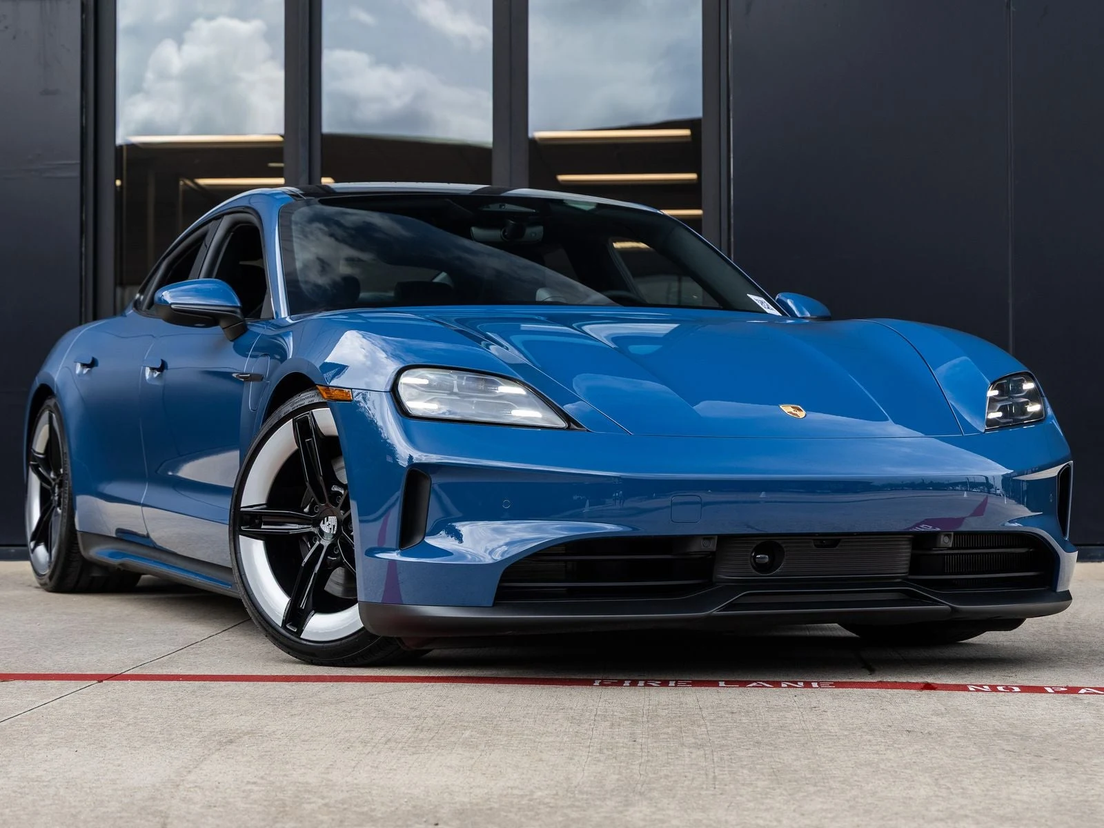 2026 Porsche Taycan 4 Sedan (2025 Update), 6/20