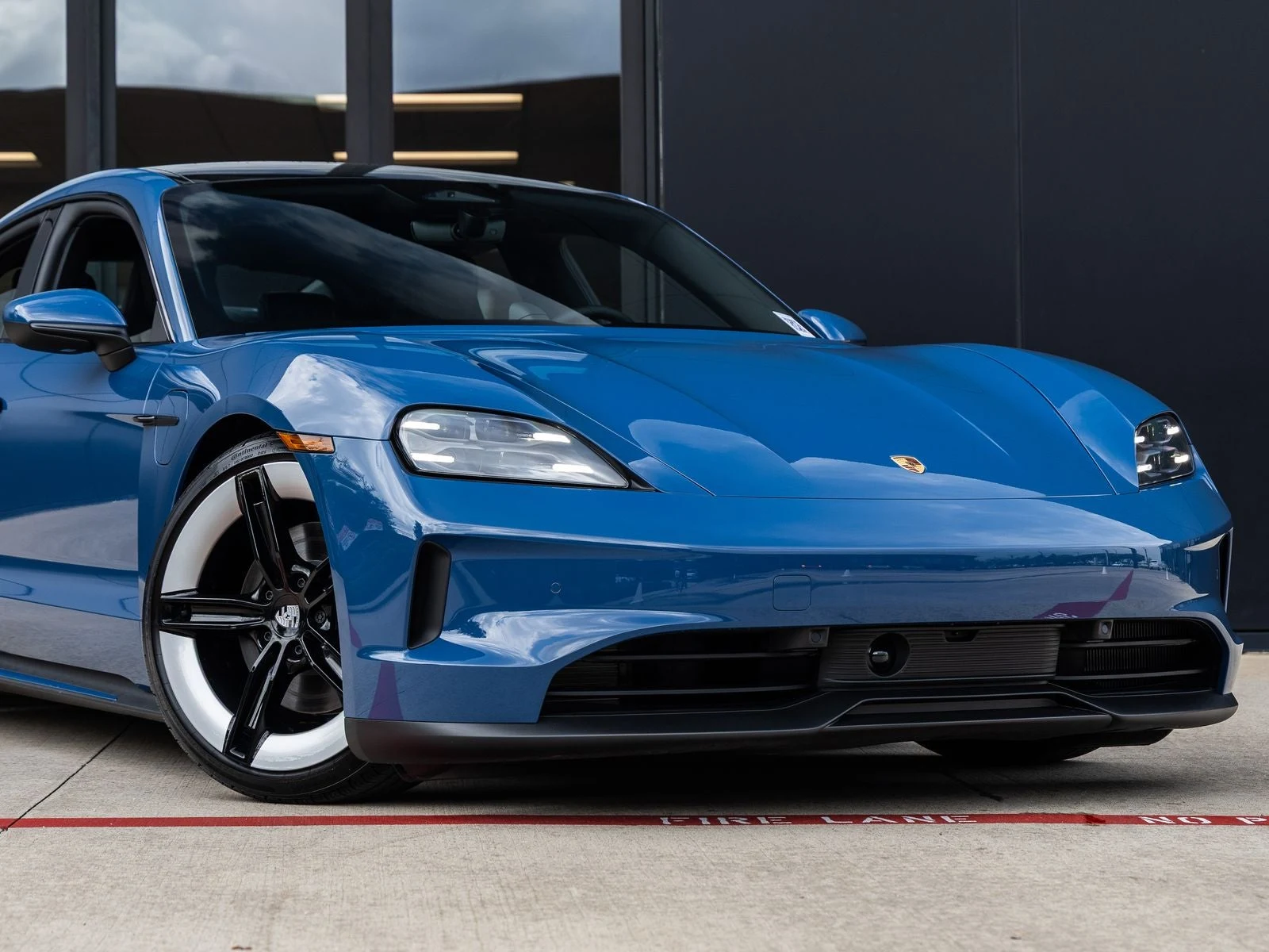2026 Porsche Taycan 4 Sedan (2025 Update), 9/20